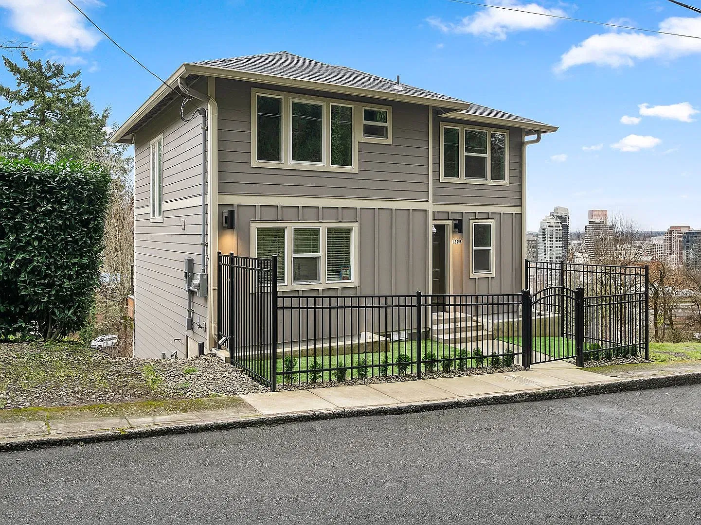 3 bed, 941 sqft, $3,100 — Photo 2