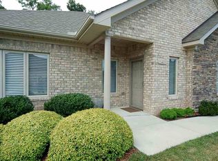 4 Stone Ridge Ct, Greensboro, NC 27455