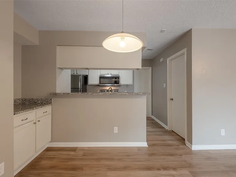2402 Sycamore Ave #D8 — Photo 9