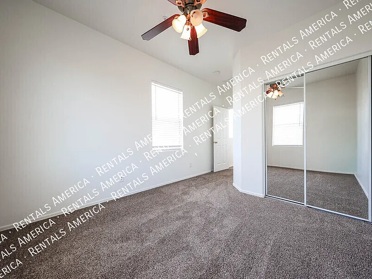 747 N Port Dr — Photo 20