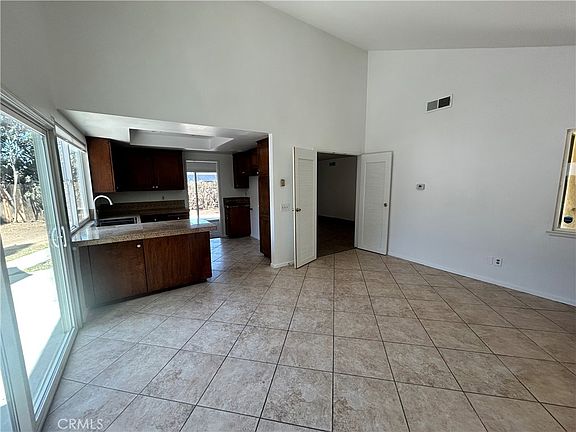 3rd image of 3385 Valencia Hill Dr