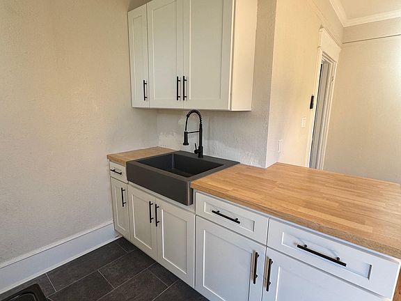 3rd image of 120 W 11th St #120