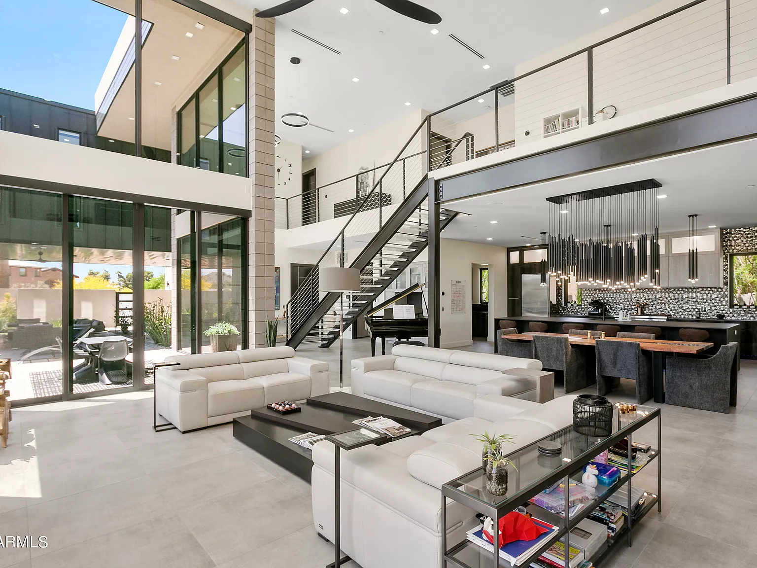 6 bed, 6623 sqft, $60,000 — Photo 2