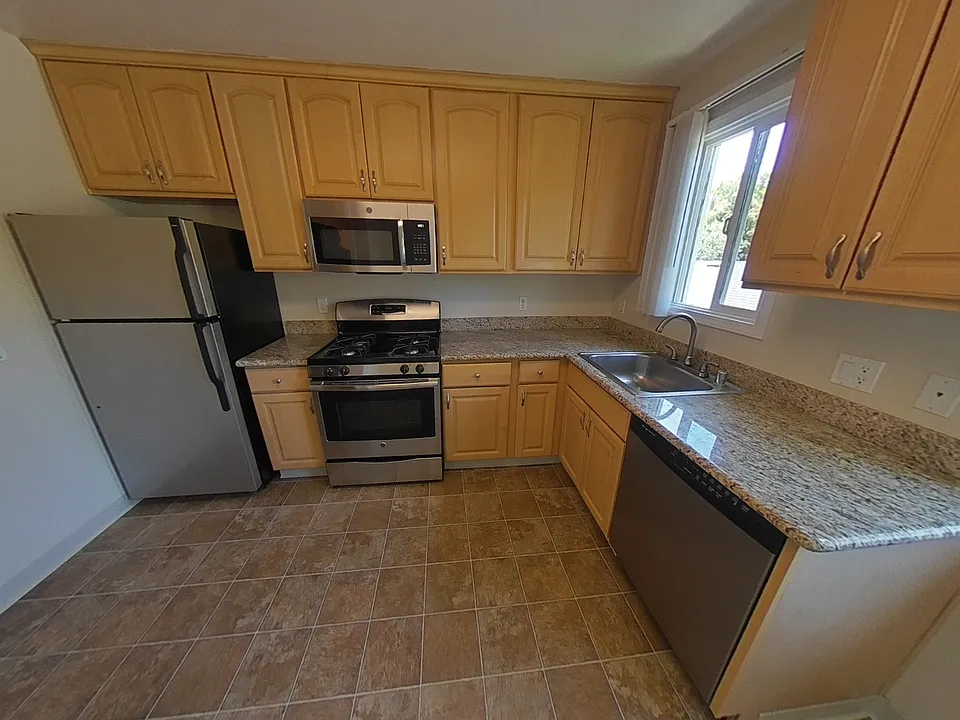 443 Waverley St #447