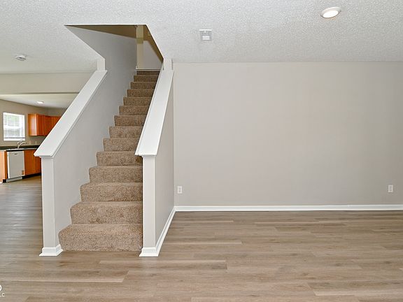 4th image of 920 Belvedere Dr