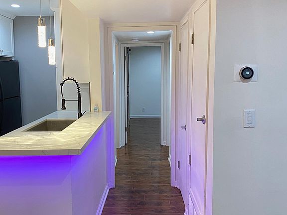 2nd image of 20327 Saticoy St Unit 201