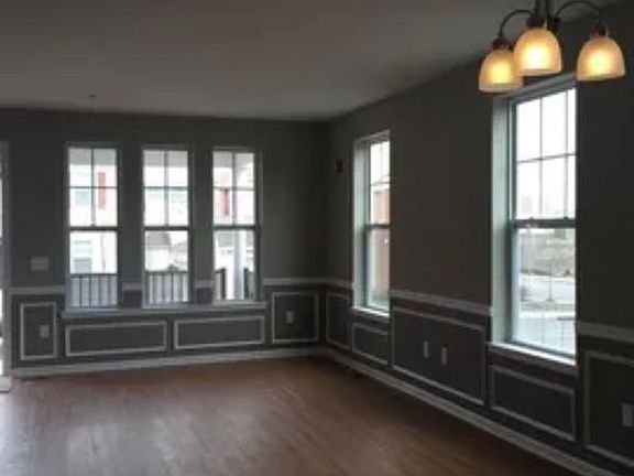 3rd image of 288 23rd Ave