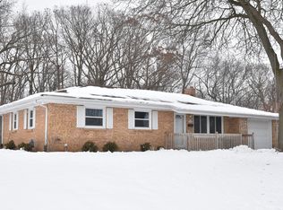 N91W17650 Saint Regis Dr, Menomonee Falls, WI 53051