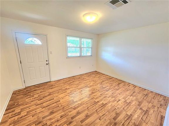 5th image of 115 Park Dr Unit B