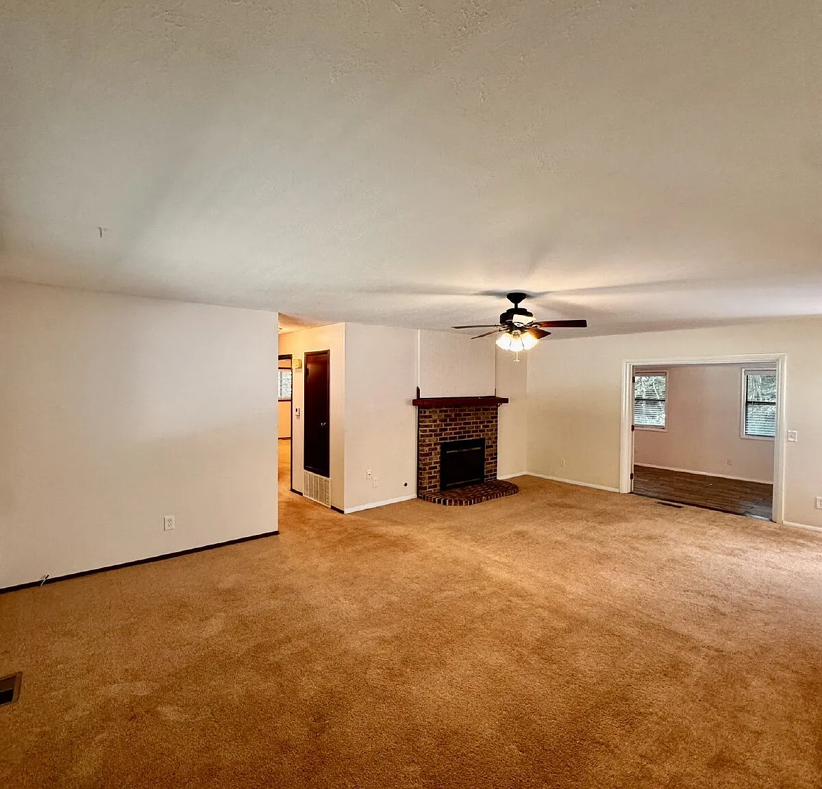 2 bed, 2.0 bath, 1475 sqft, $1,780 — Photo 3