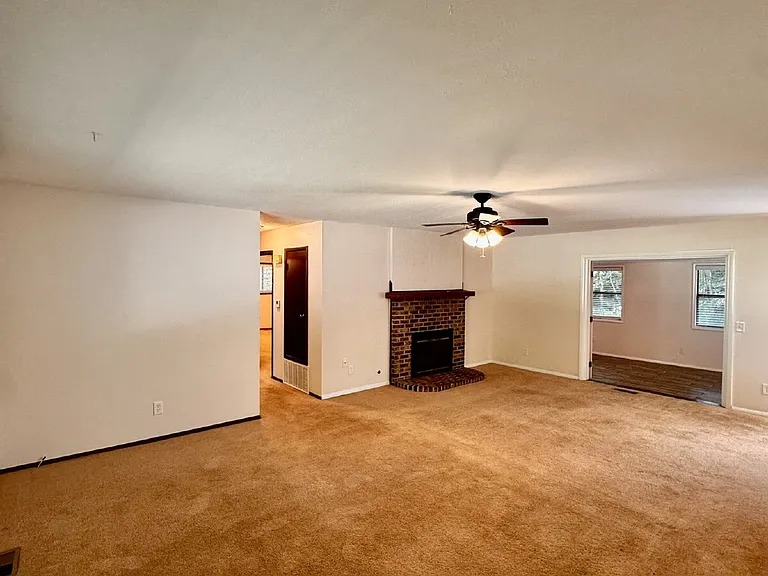 9108 Bluff Dr — Photo 3