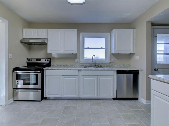 4th image of 311 Deaner Dr NW