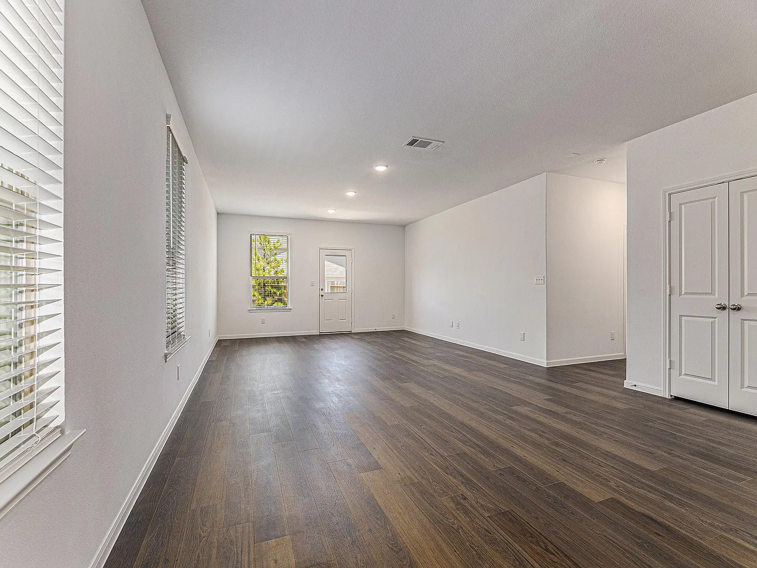 4 bed, 2.0 bath, 1682 sqft, $1,875 — Photo 4