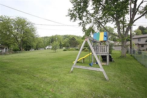 5th image of 8 Craig Dr