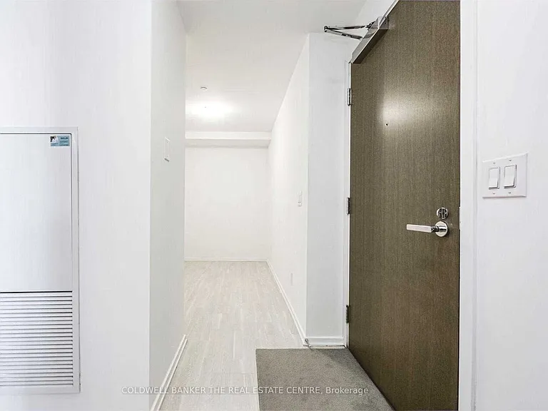 1 Bloor St E #7 — Photo 31