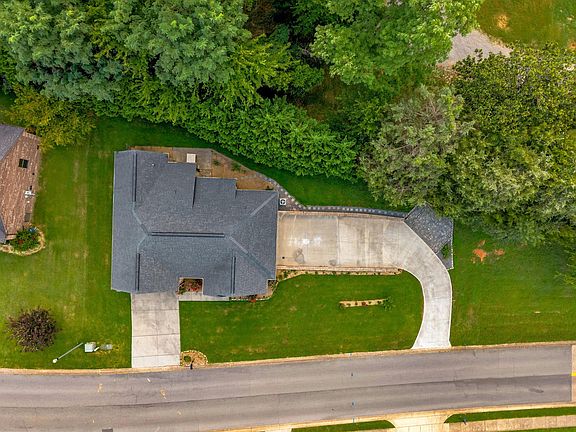 5th image of 506 Katerina Dr