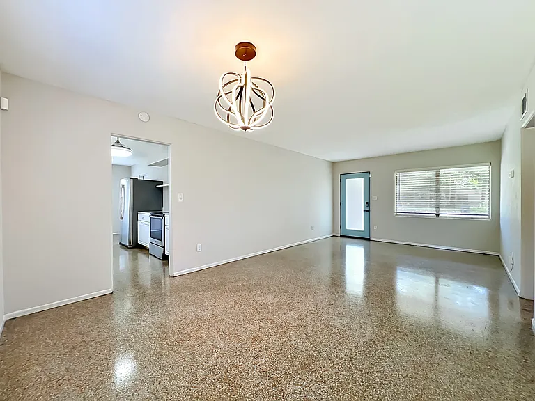 5342 Adanson St — Photo 37