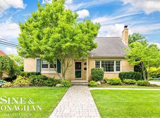 20169 Fairway Dr, Grosse Pointe Woods, MI 48236