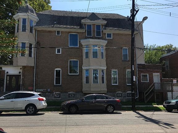 2nd image of 800 S Saint Bernard St #1