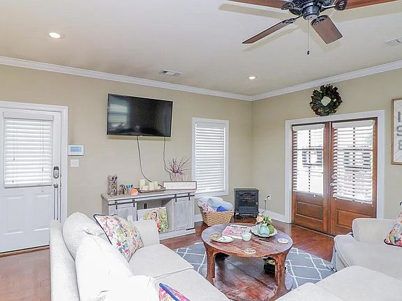 3rd image of 1300 Ashleys Dr