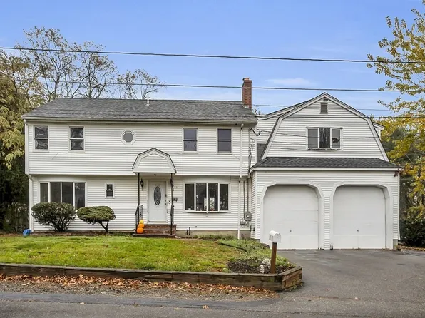 11 Memorial Dr, Tewksbury, MA 01876