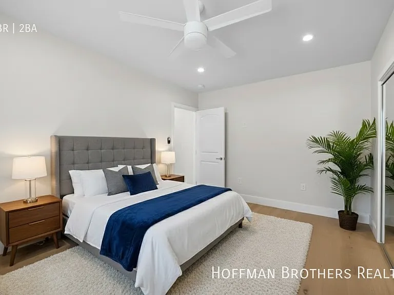 649 N Spaulding Ave #1/4 — Photo 8