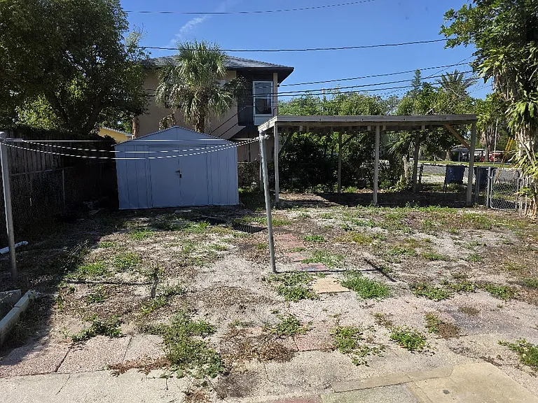 1453 Grove St — Photo 6