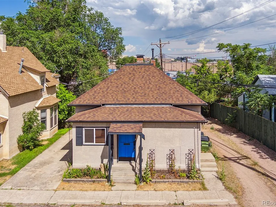 111 S 7th St