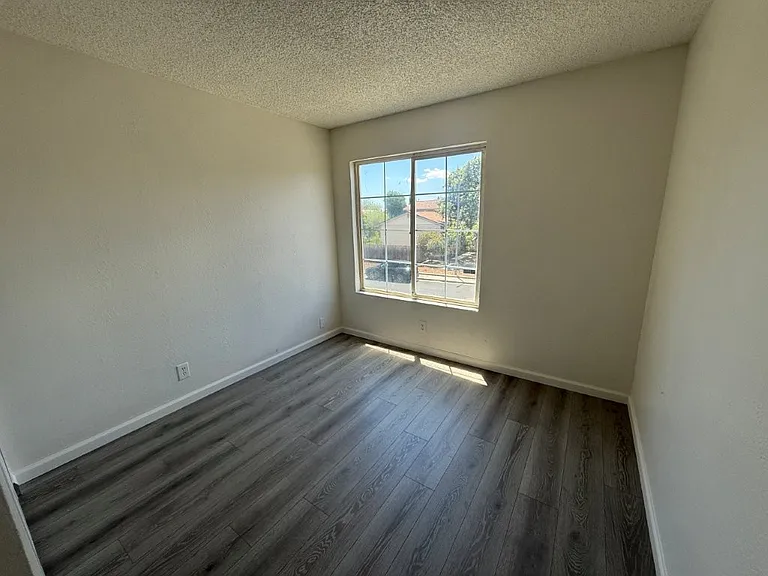 131 Glasgow Way — Photo 60