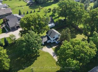 33 Bayfield St, Huron East, ON N0K 1G0