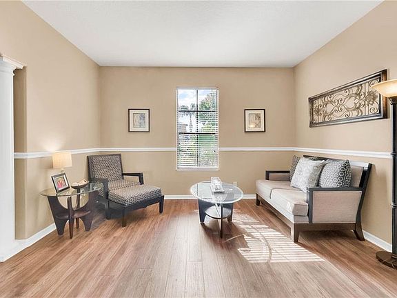 5th image of 3695 Briar Run Dr
