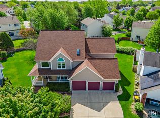 13 Westminster Ct, Lake In The Hills, IL 60156