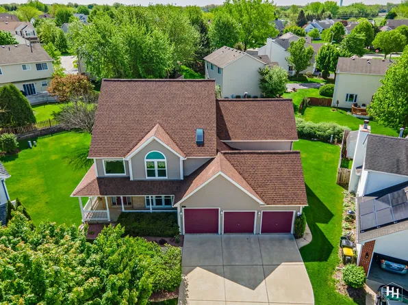 13 Westminster Ct, Lake In The Hills, IL 60156