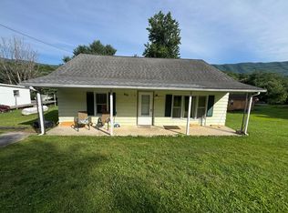 150 Crestwood Dr, Narrows, VA 24124