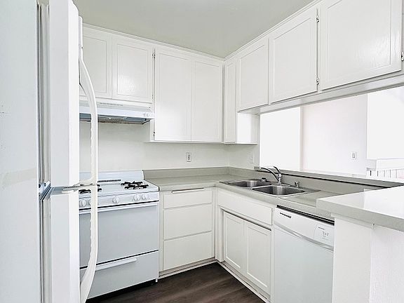 3rd image of 9915 National Blvd APT 103