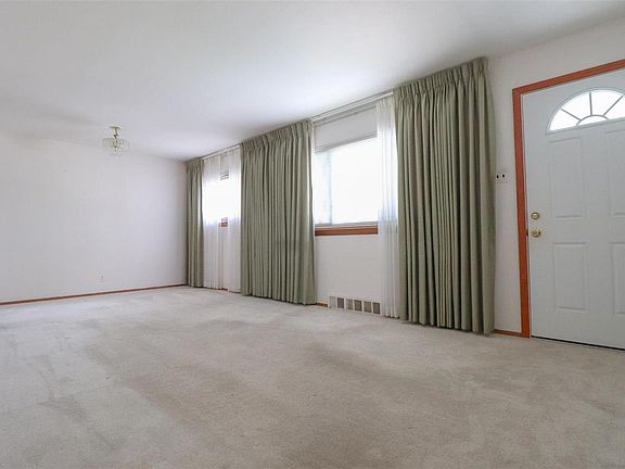 3rd image of 10015 Kilrush Dr