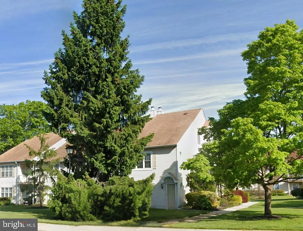 2 bed, 2.0 bath, 1234 sqft, $2,400 — Photo 2