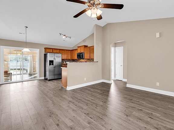 5th image of 174 Cottage Creek Circle