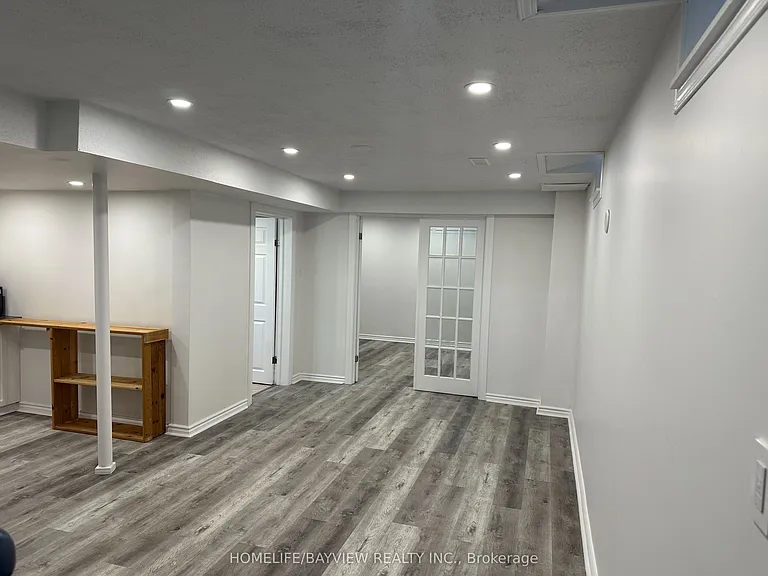 36 Rosanna Cres — Photo 4