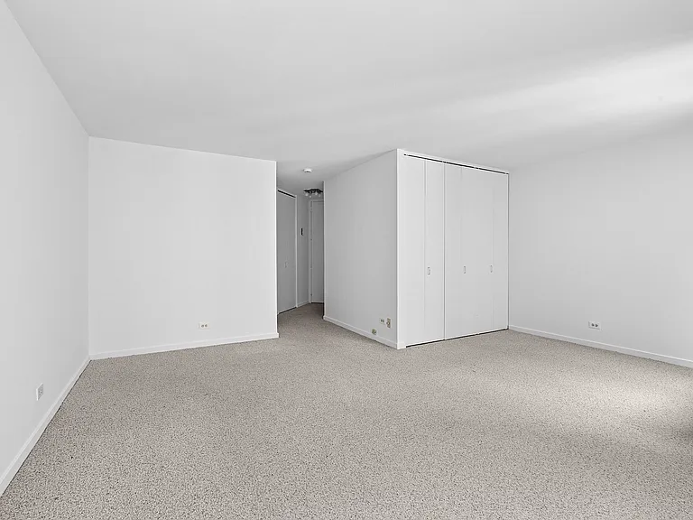 145 E 48th St #5G — Photo 5
