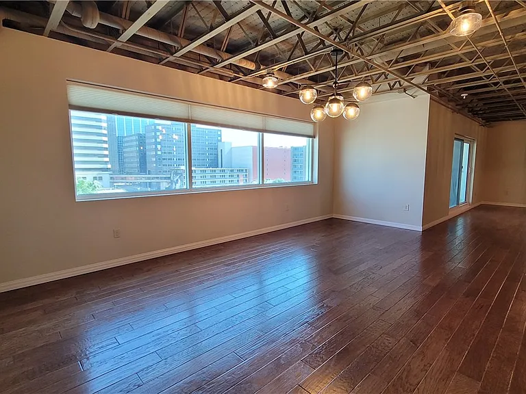 901 N Upper Broadway St #502 — Photo 13