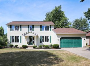 87 White Cedar Dr, East Amherst, NY 14051