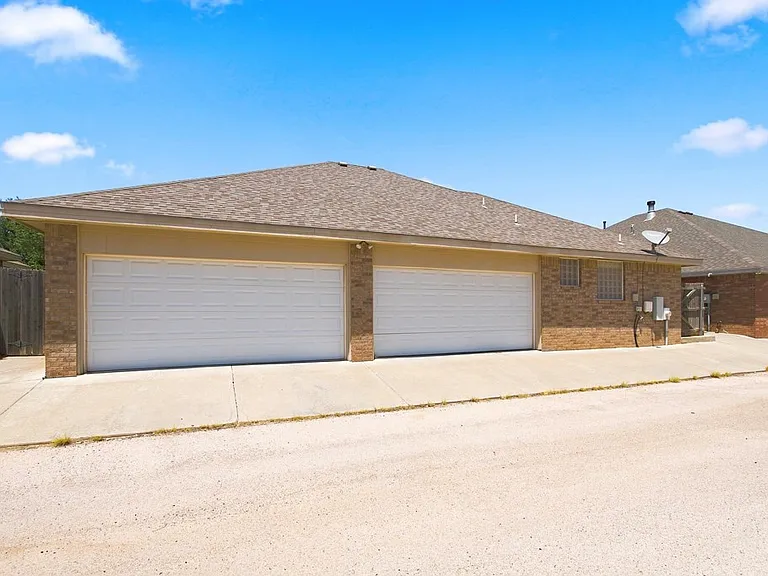 5513 Carmel Ct — Photo 40