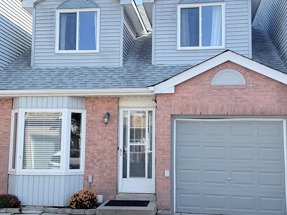 90 Lawrence Ave #80