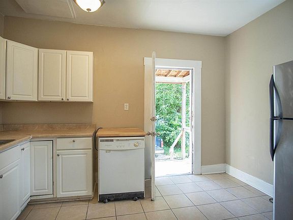 4th image of 391-393 W 17th Ave