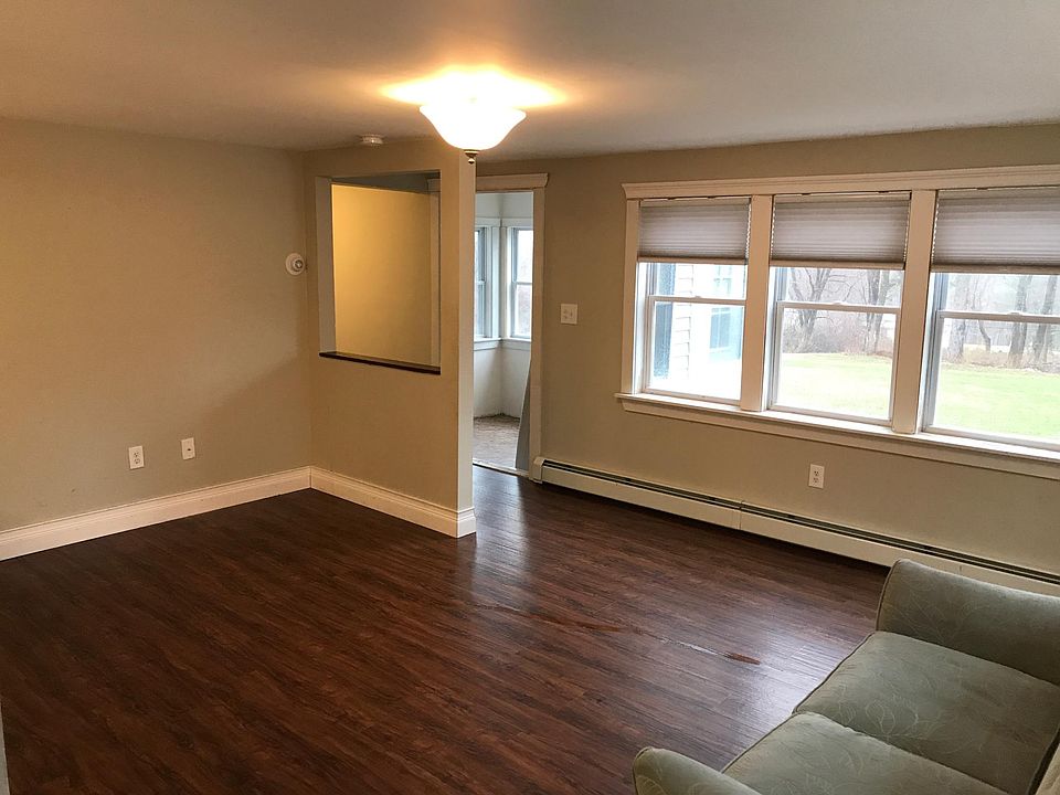 Spacious living room