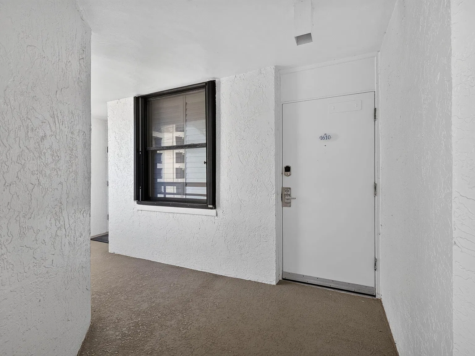 2 bed, 2.0 bath, 1679 sqft, $6,000 — Photo 2