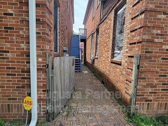 4th image of 508 3rd St #A