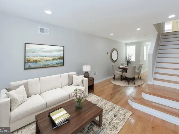 2044 E Sergeant St, Philadelphia, PA 19125