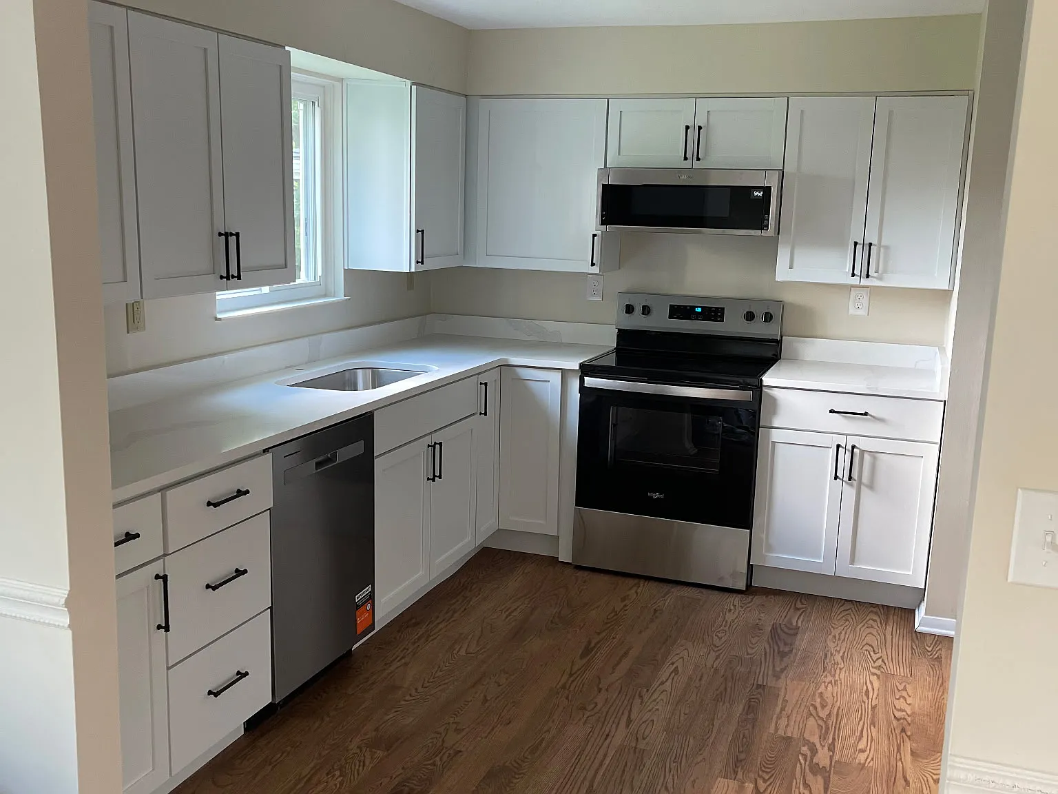 4 bed, 2.5 bath, 2245 sqft, $2,250 — Photo 2